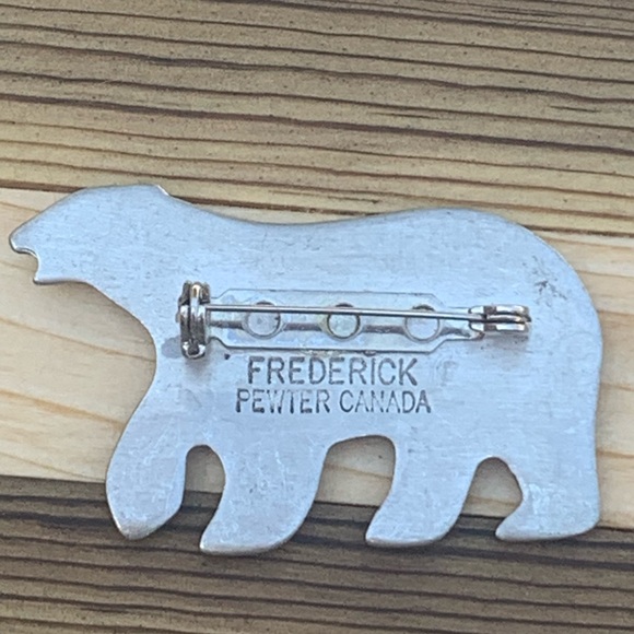 Vintage Frederick Pewter Polar Bear Brooch Pin - Picture 3 of 5